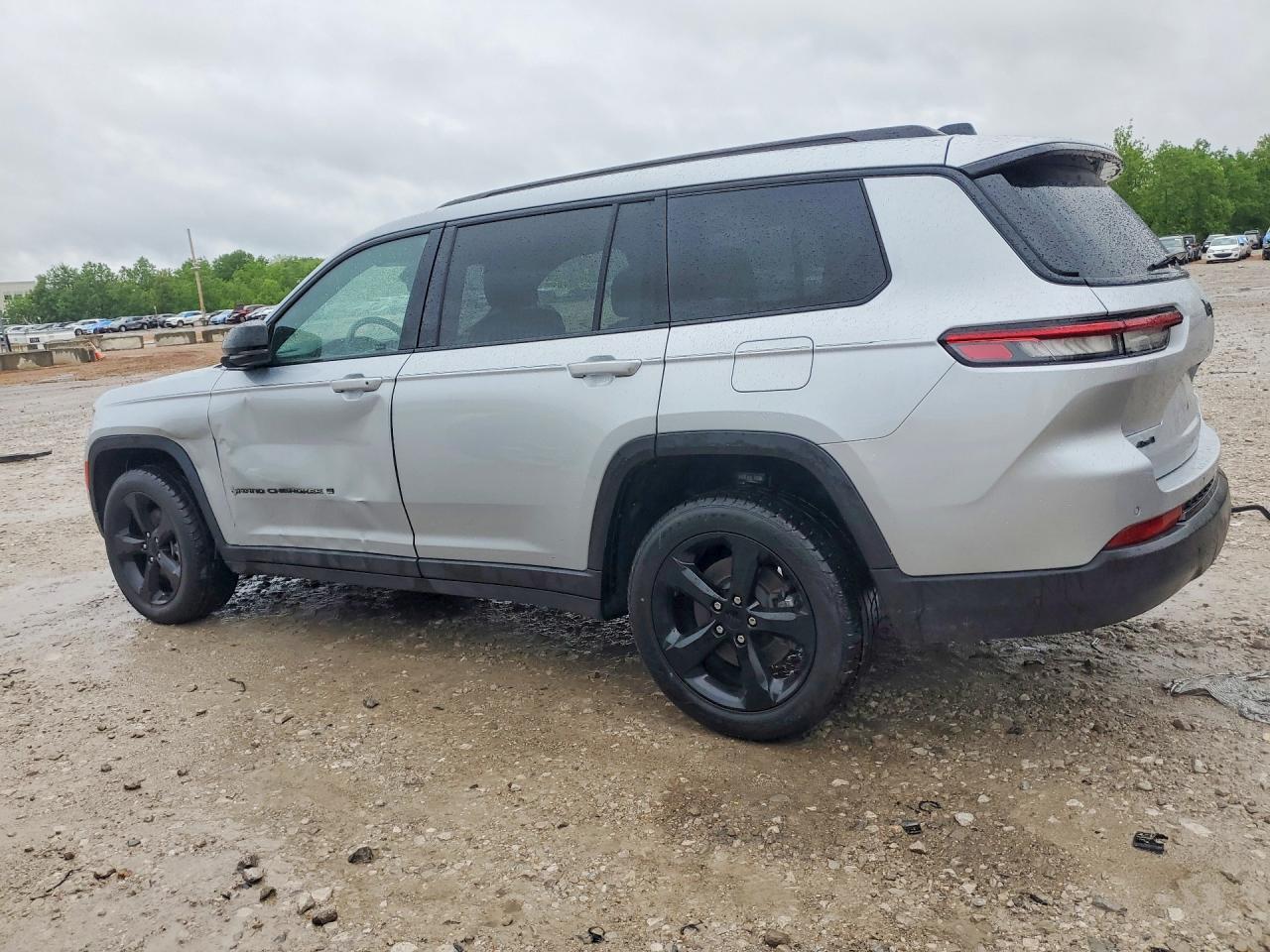 2025 Jeep Cherokee VIN 1C4RJKBG1S8654844 photo 2