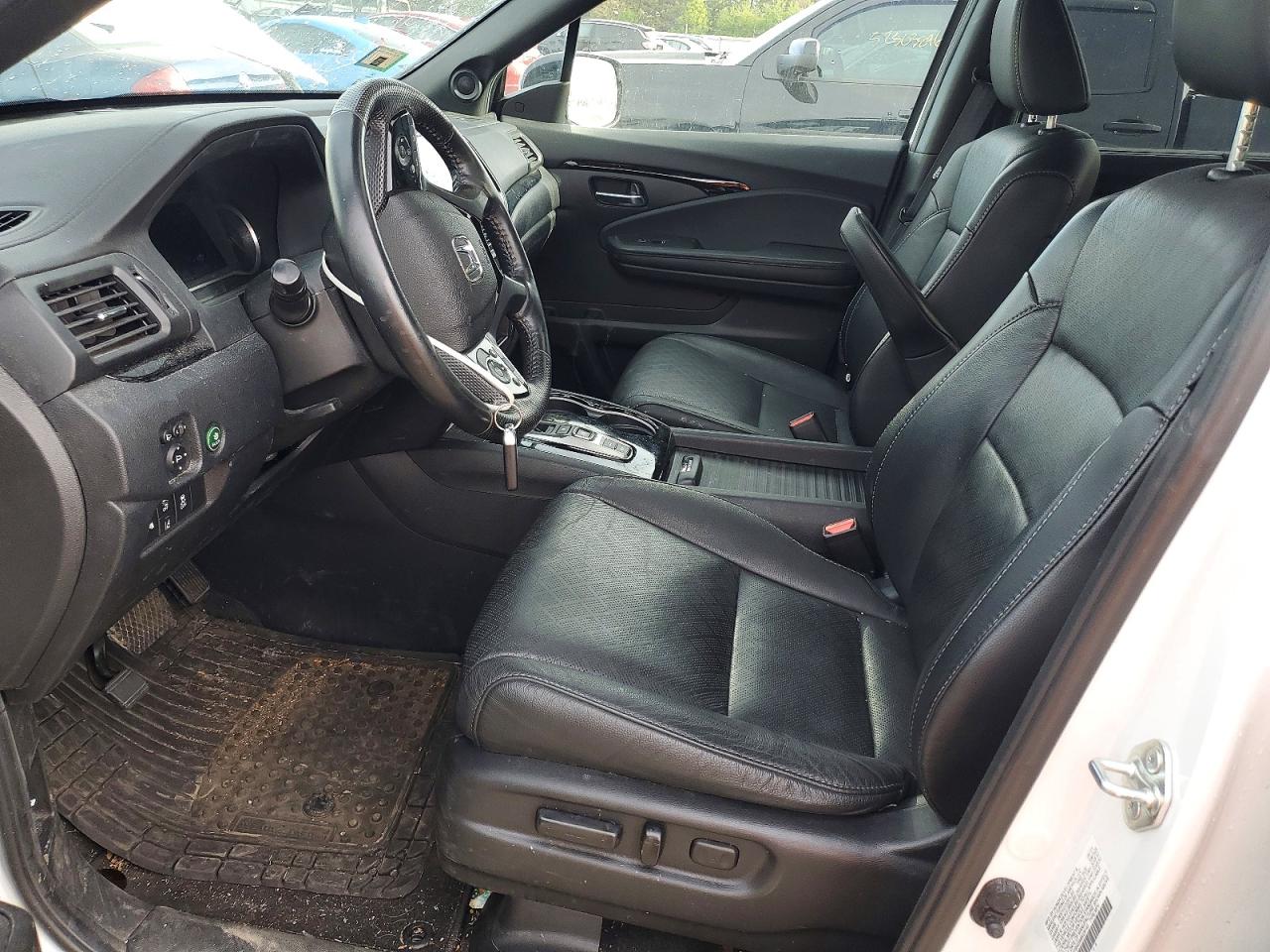 2021 Honda Passport VIN 5FNYF8H05MB028145 photo 7