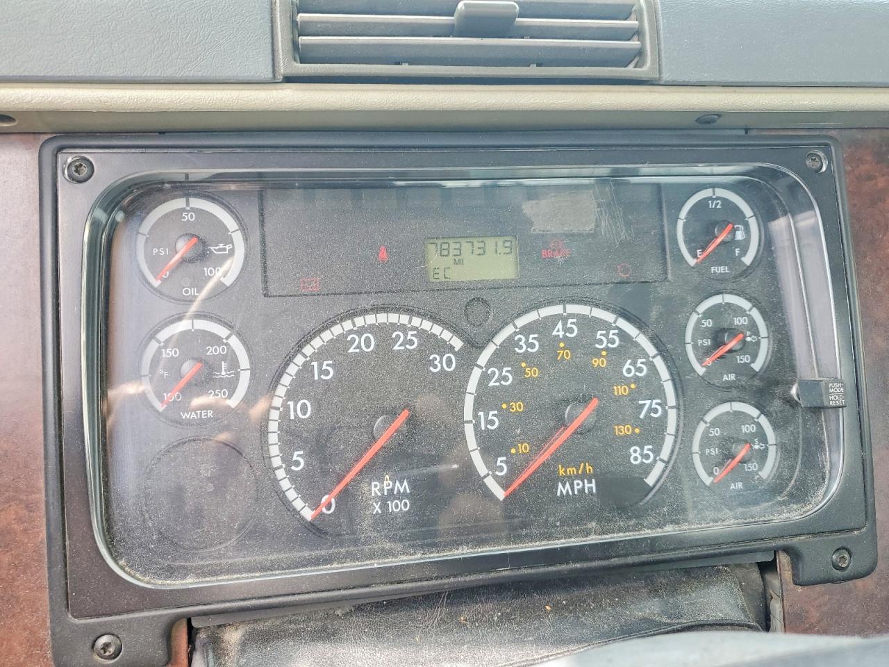 2008 FREIGHTLINER All models VIN 1FUJA6CK88LZ44617 photo 8