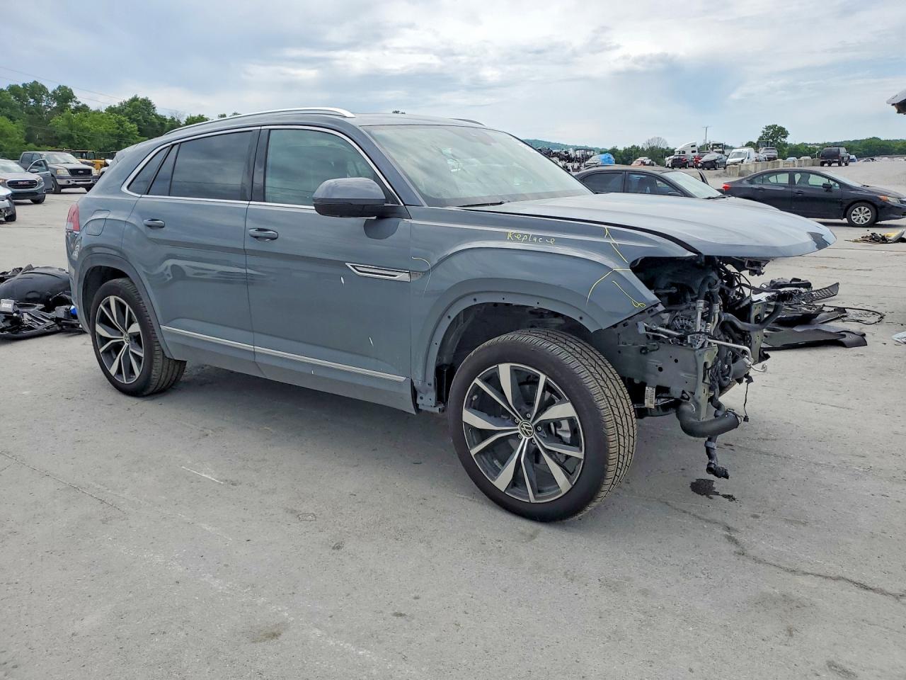2026 Volkswagen Atlas VIN 1V2FC2CA9TC200717 photo 4