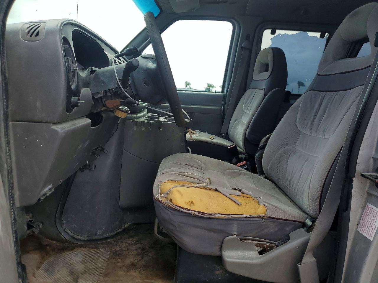 2002 Ford Econoline VIN 1FBSS31L62HA65019 photo 7