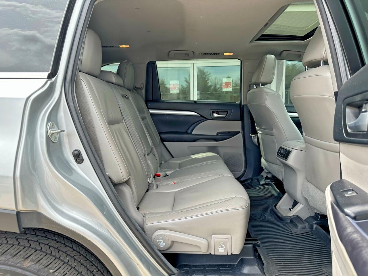 2017 Toyota Highlander VIN 5TDJZRFH4HS381579 photo 6