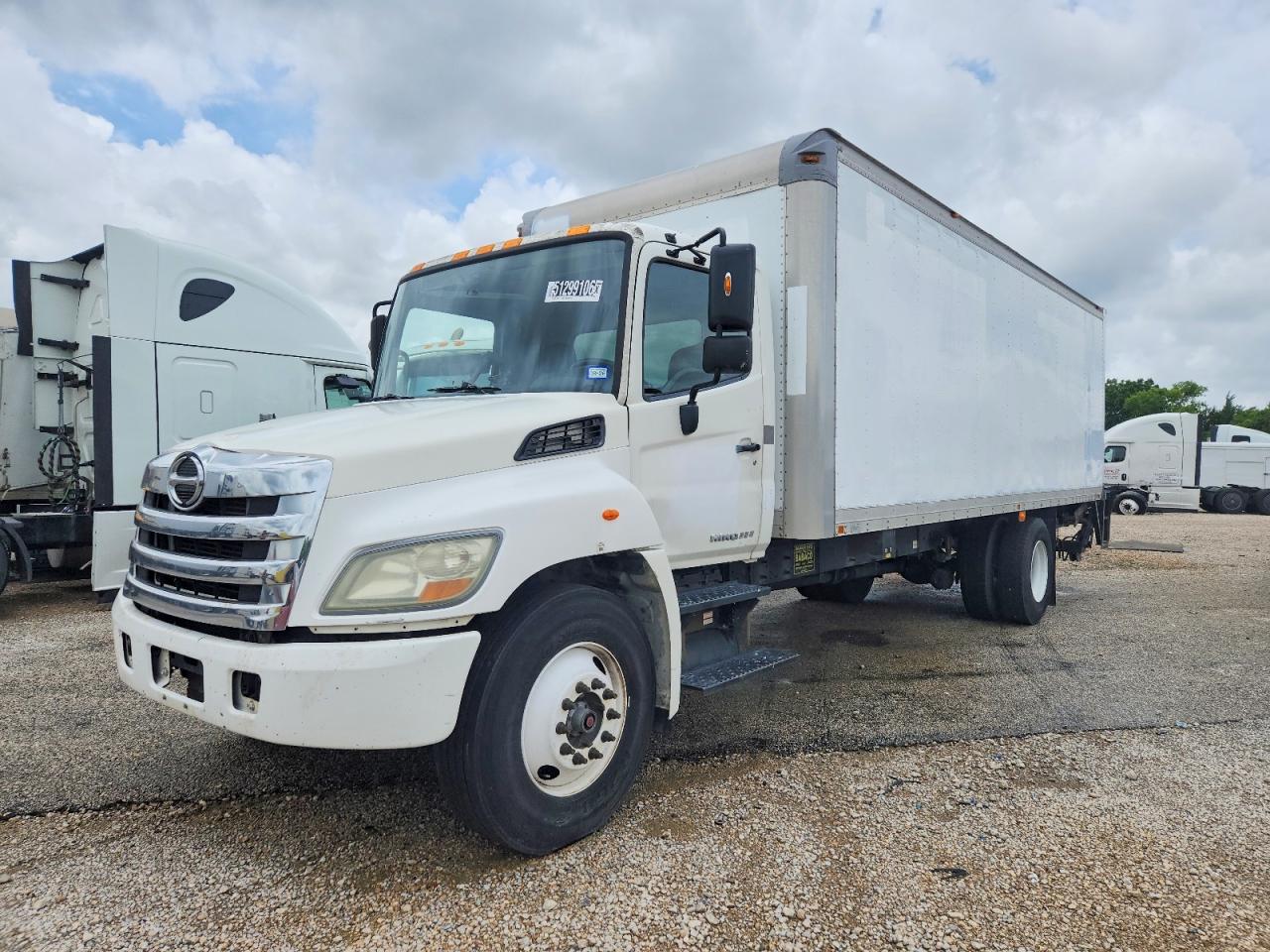 2012 HINO All other VIN 5PVNV8JT3C4S52191 photo 2