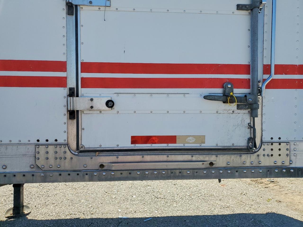 2009 UTILITY All models VIN 1UYVS24839M646703 photo 6