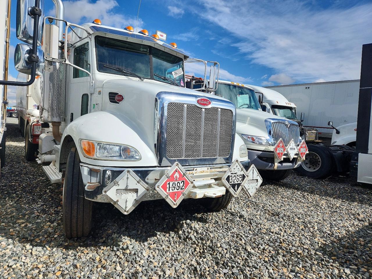 2014 PETERBILT All other VIN 2NP2HJ7X3EM232623 photo 1