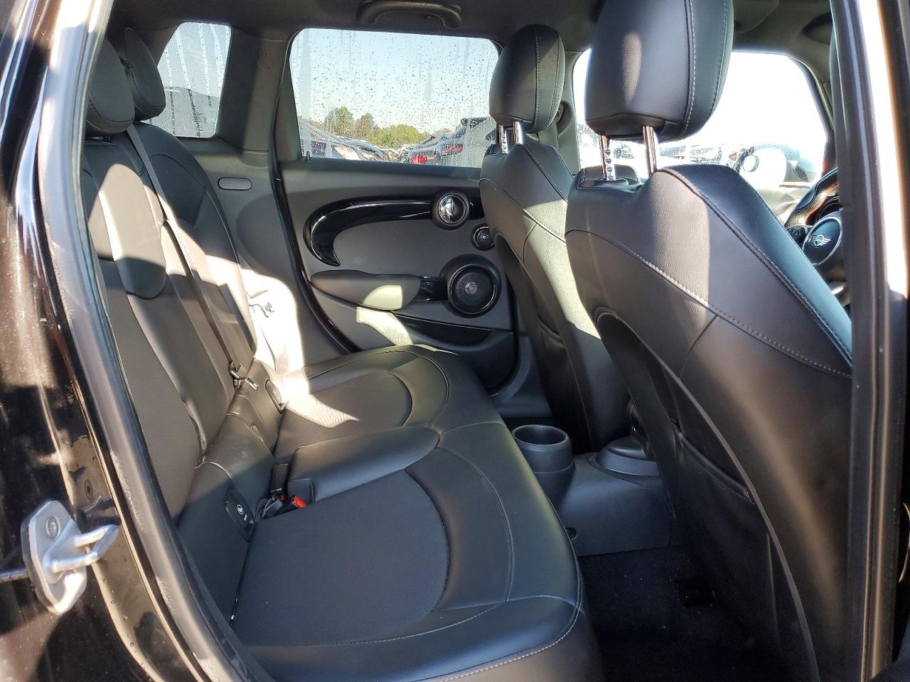 2018 MINI Cooper VIN WMWXU3C57J2F51107 photo 10