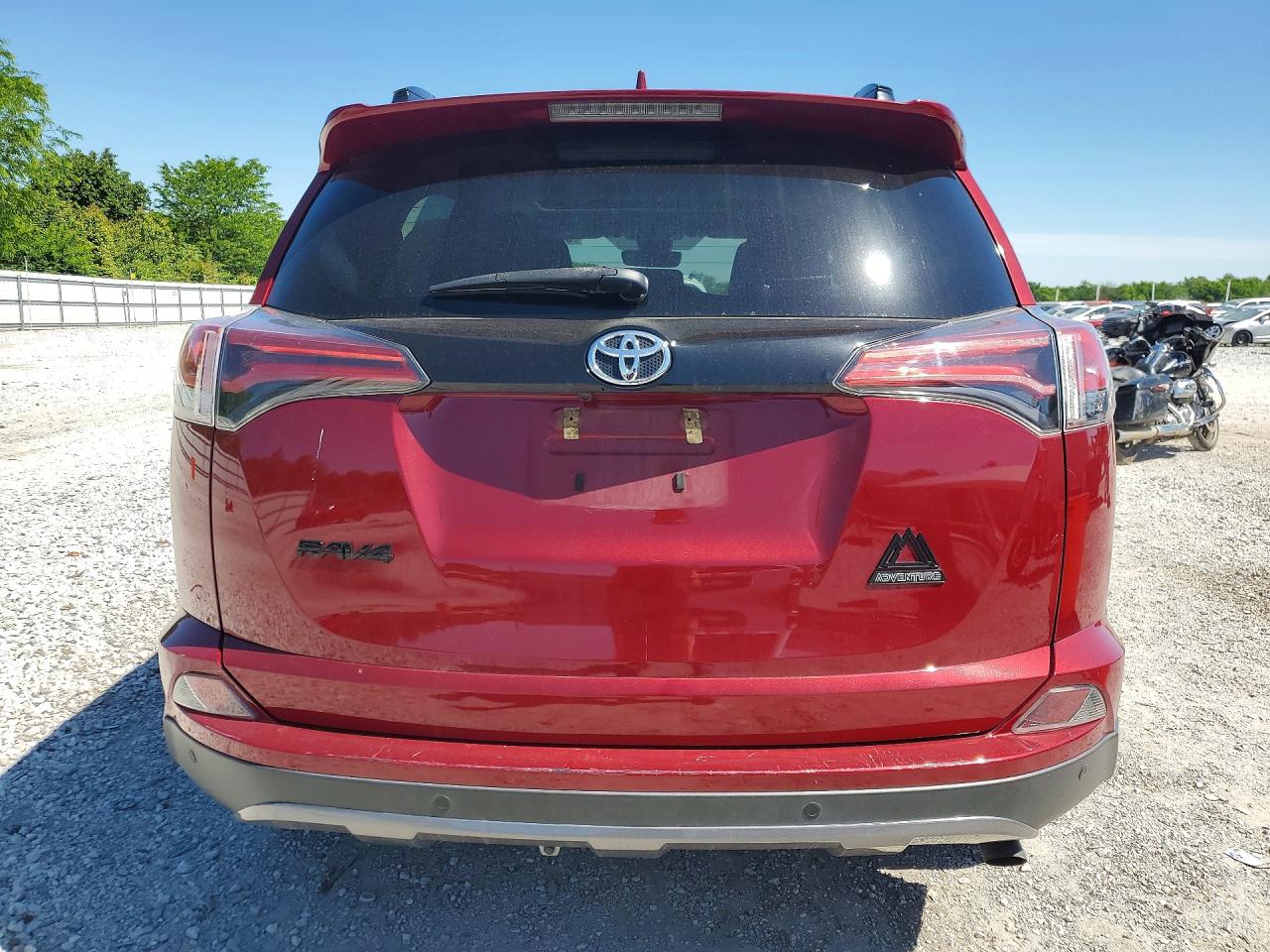 2018 Toyota Rav4 VIN 2T3RFREVXJW839472 photo 6
