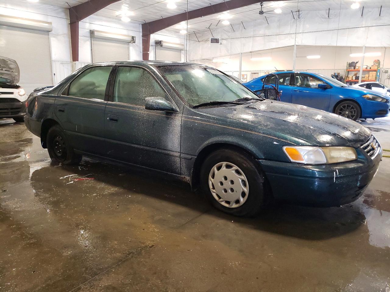 1998 TOYT Camry VIN 4T1BG22K0WU281762 photo 4