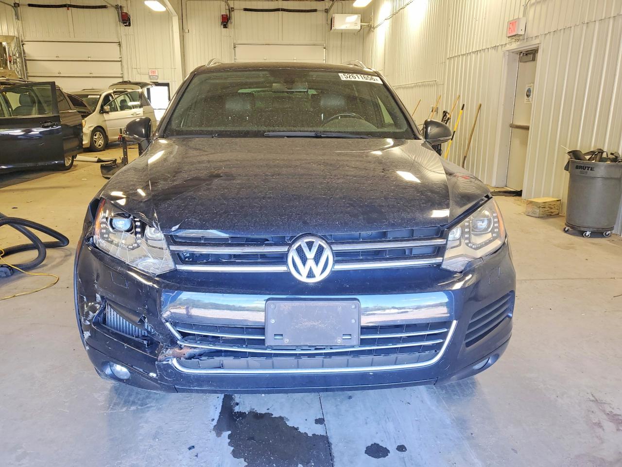 2014 Volkswagen Touareg VIN WVGEP9BP4ED011773 photo 5