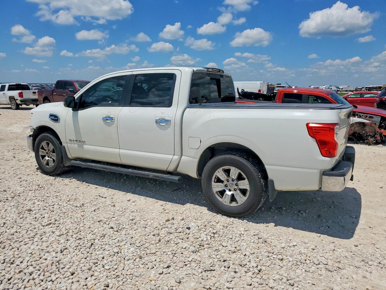 2017 Nissan TITAN VIN 1N6AA1EK3HN533165 photo 2
