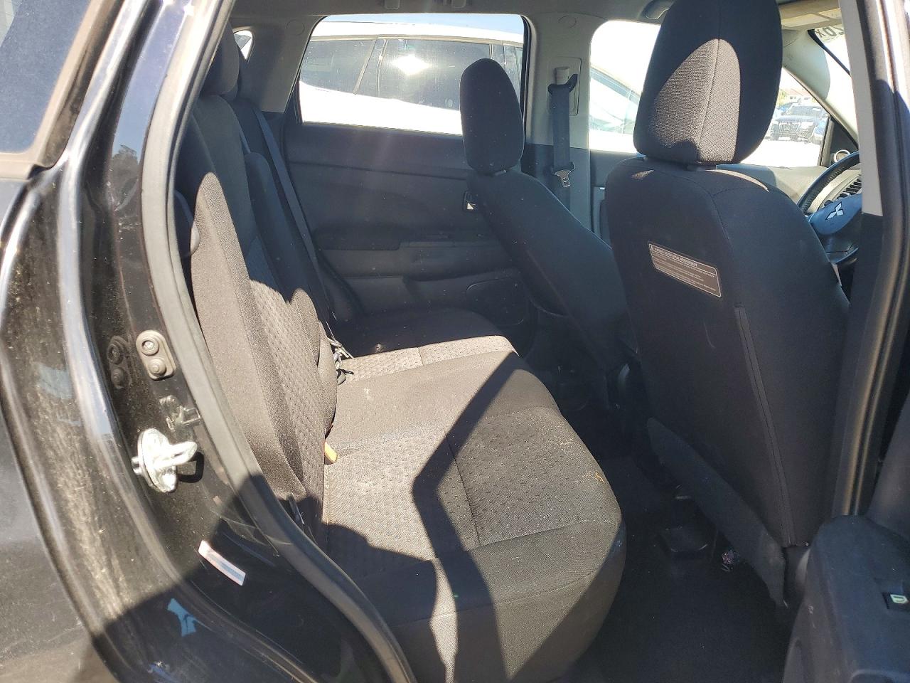 2011 Mitsubishi Outlander VIN JA4AP4AUXBZ015395 photo 10