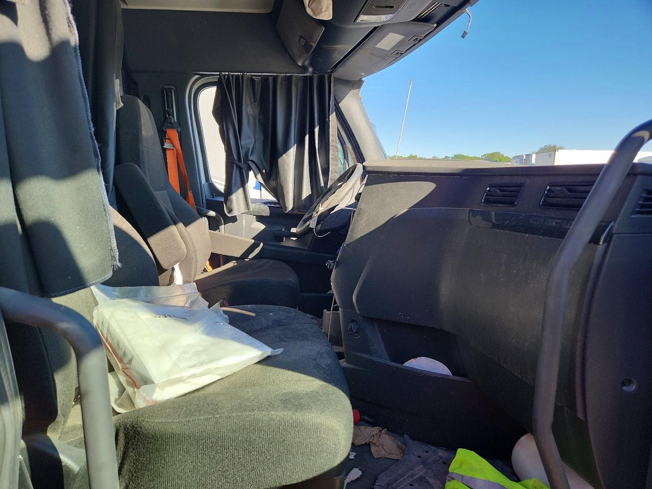 2026 FREIGHTLINER All other VIN 3AKJHHFG8TSWJ1538 photo 5