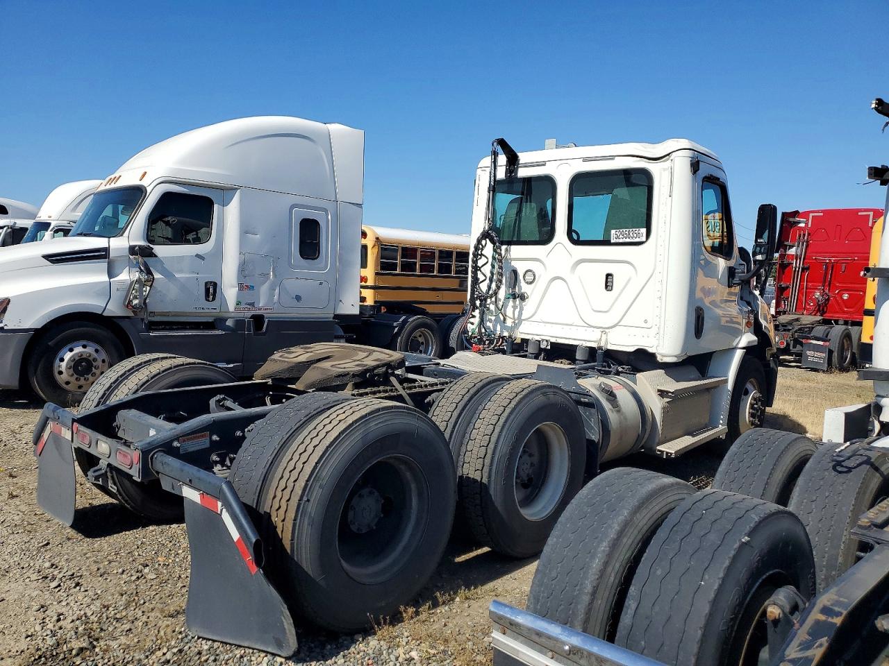 2020 FREIGHTLINER All other VIN 3AKJGBDV7LDMC7953 photo 4
