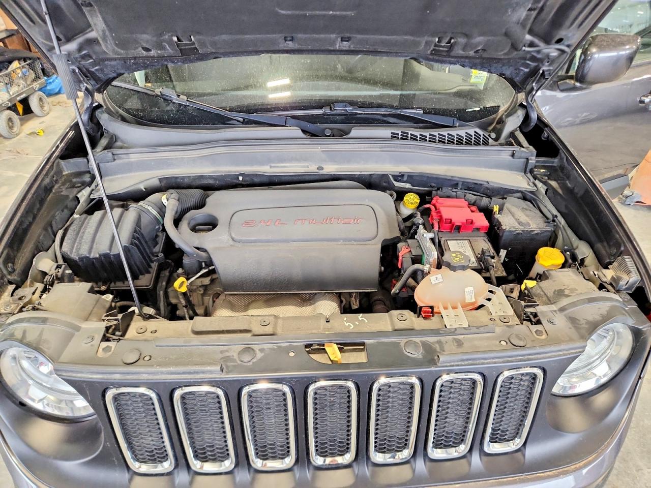 2018 Jeep Renegade VIN ZACCJBBB1JPJ37493 photo 12