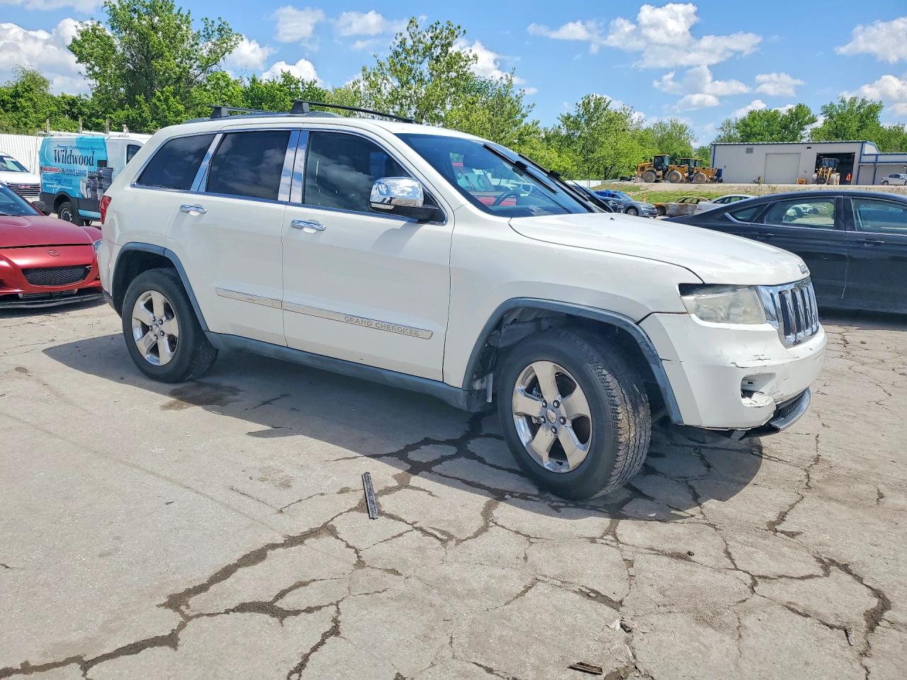 2011 Jeep Cherokee VIN 1J4RR5GG3BC655598 photo 4