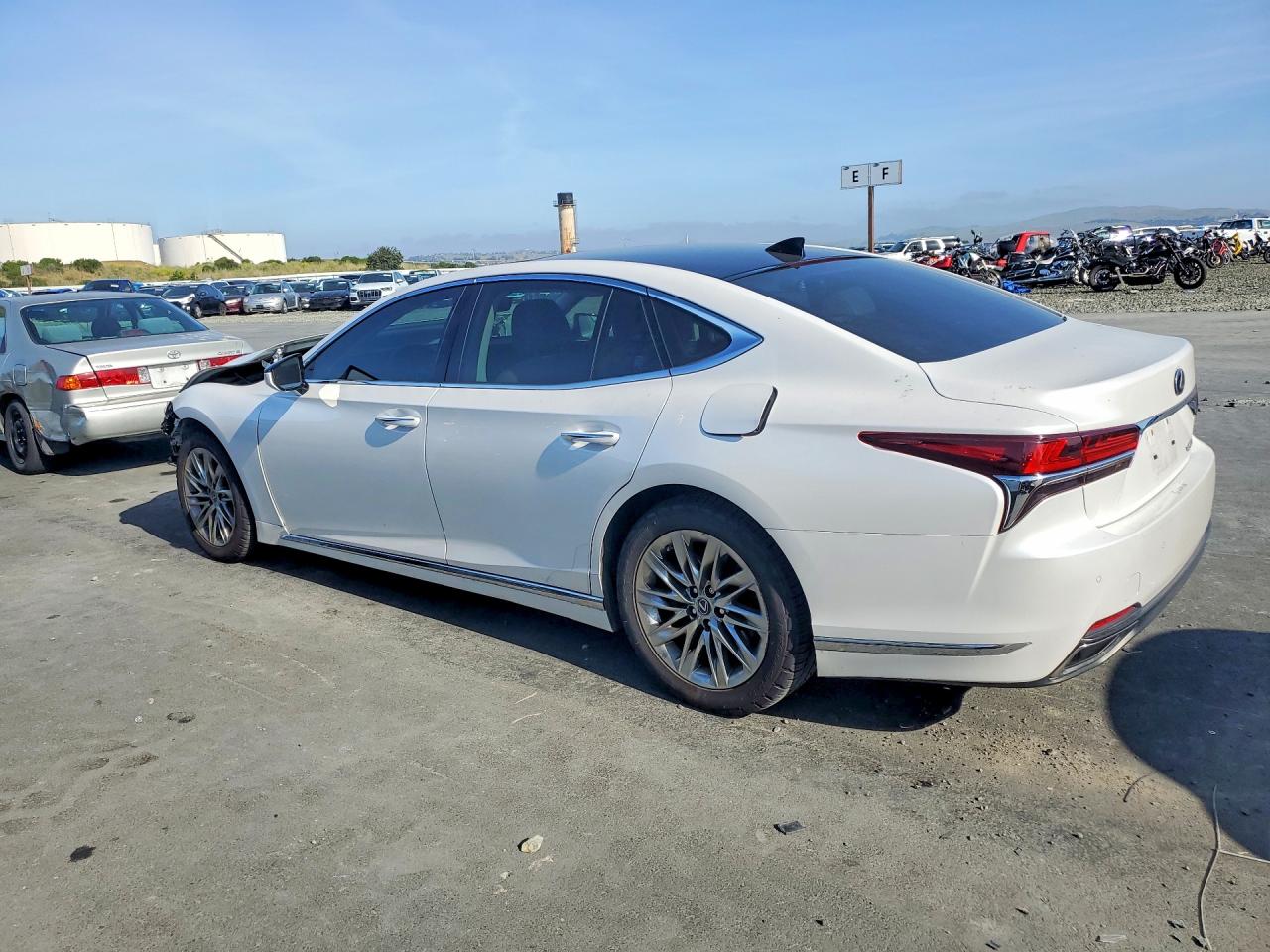 2018 Lexus Ls500 VIN JTHB51FF8J5001704 photo 2