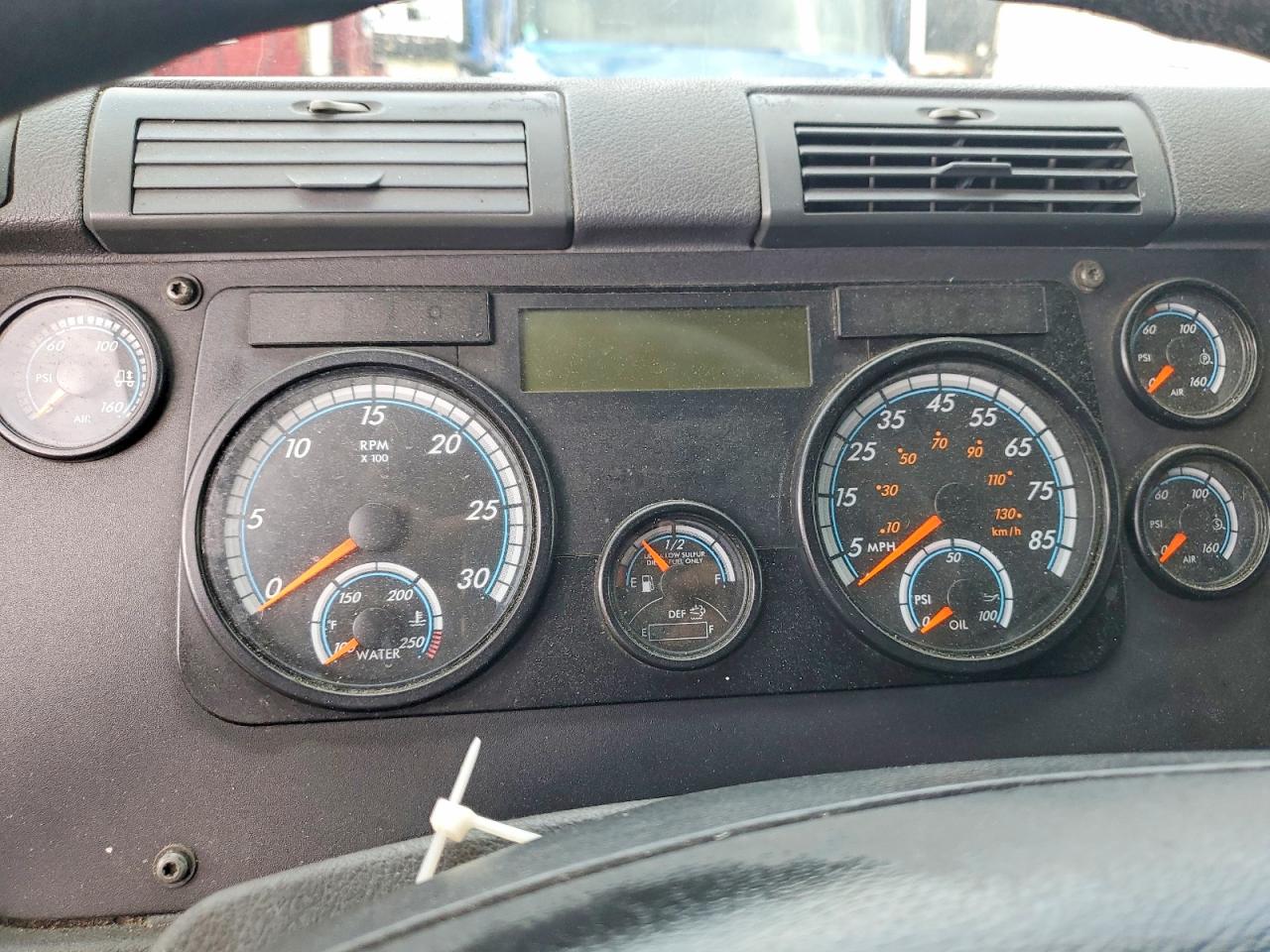 2015 FREIGLINER All other VIN 3AKJGLD5XFSGJ6075 photo 8