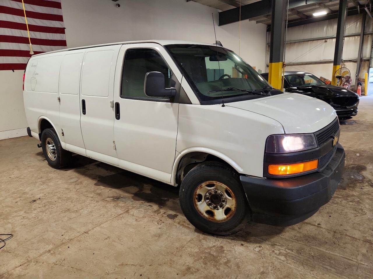 2020 CHEV Express VIN 1GCWGAFP9L1179699 photo 4