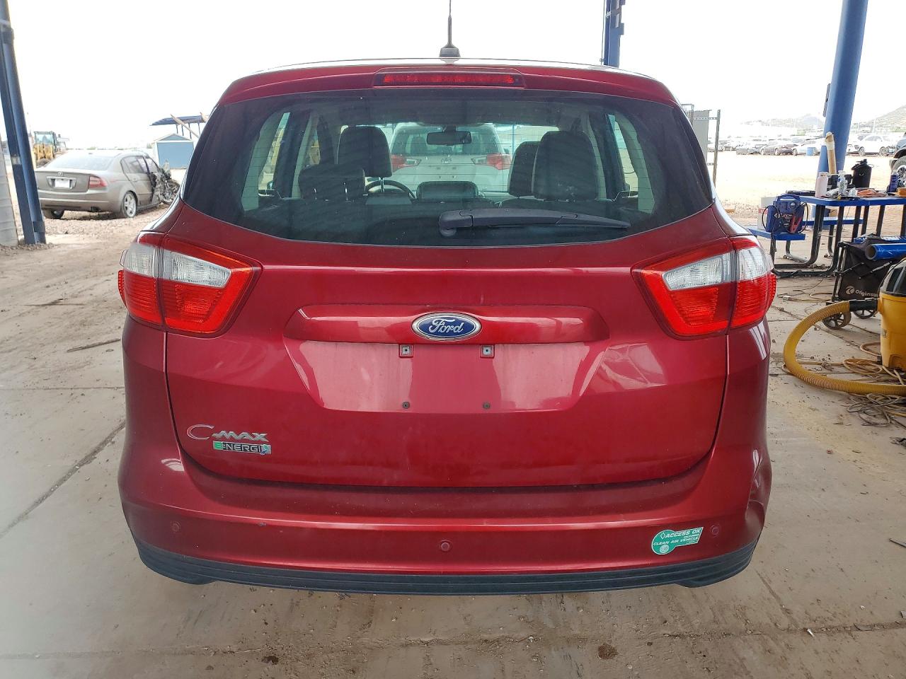 2016 Ford Cmax VIN 1FADP5CU0GL106097 photo 6