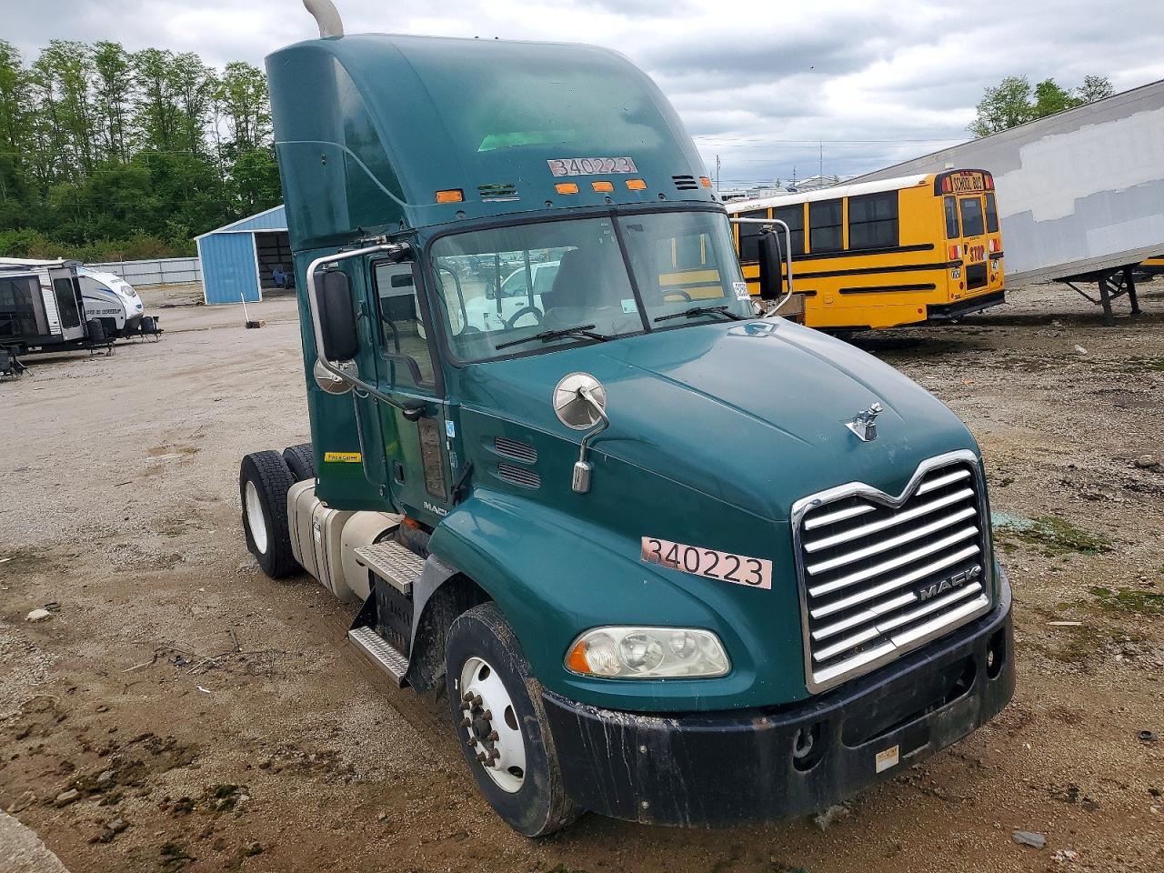 2015 MACK All other VIN 1M1AW01X4FM007081 photo 1