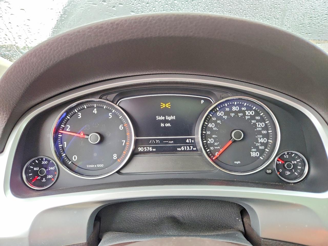 2017 Volkswagen Touareg VIN WVGGF7BP5HD004982 photo 9