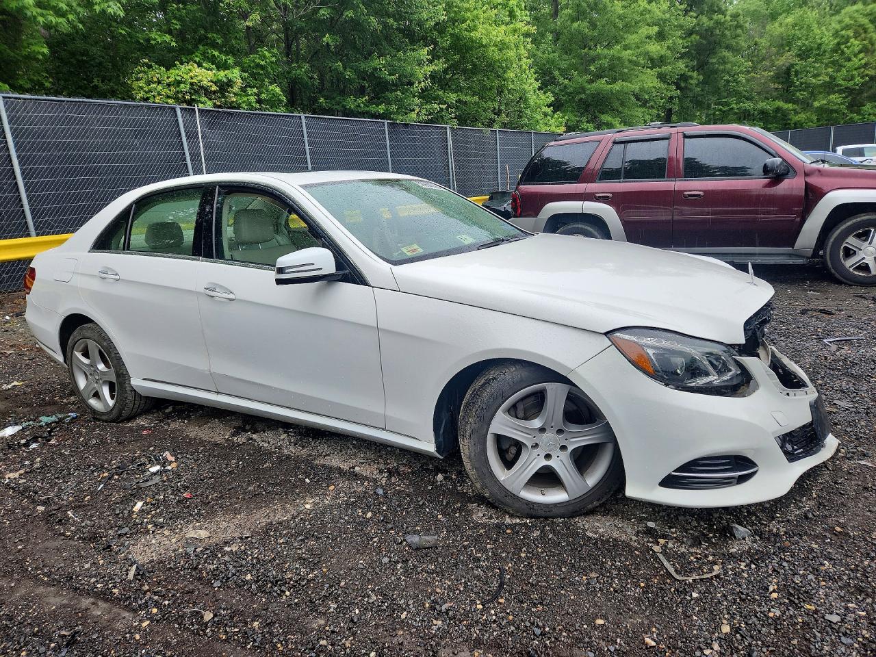 2014 MERCEDES-BENZ E-class VIN WDDHF5KB7EB014959 photo 4