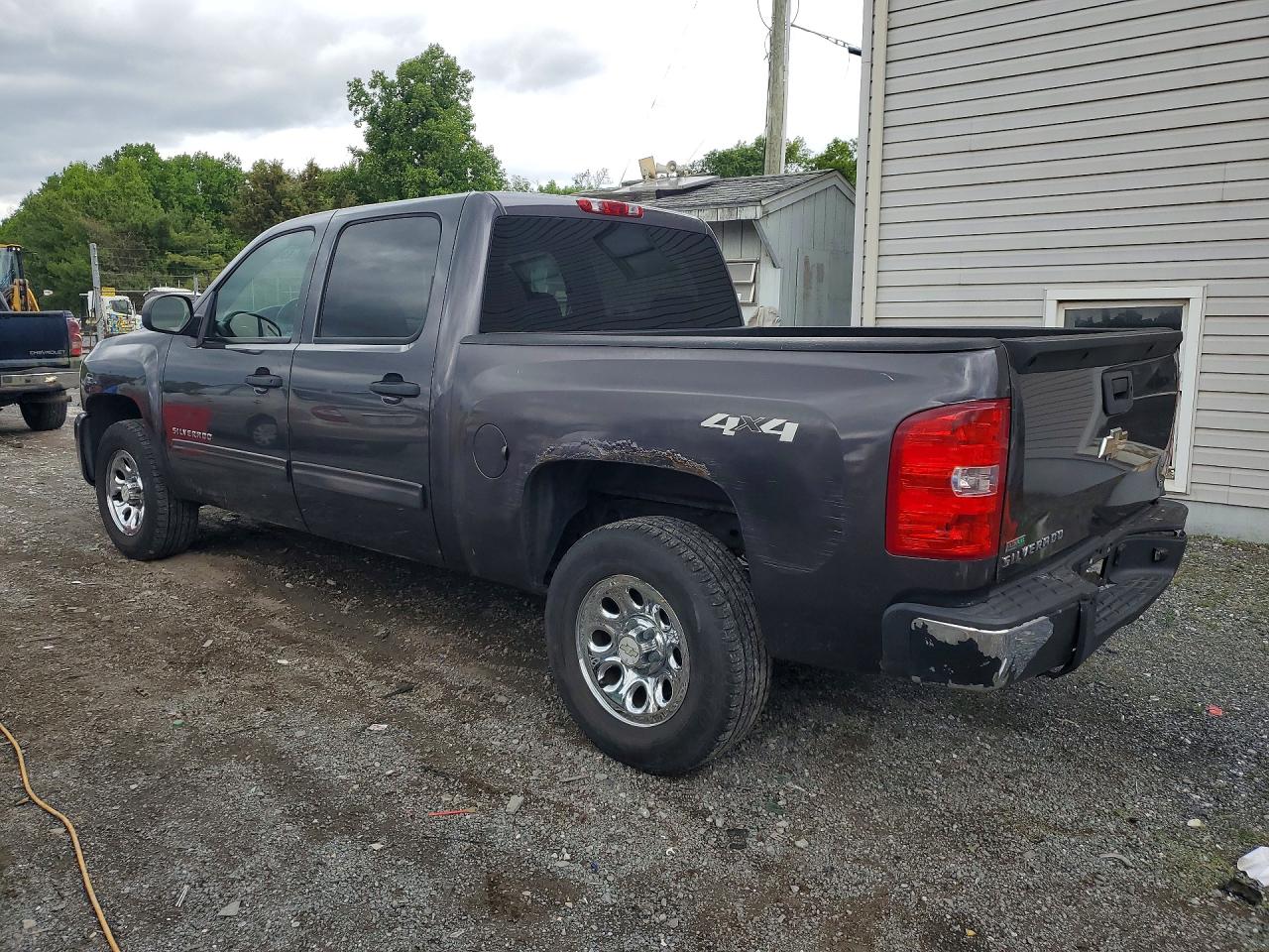 2011 Chevrolet Silverado VIN 3GCPKSEA1BG126338 photo 2