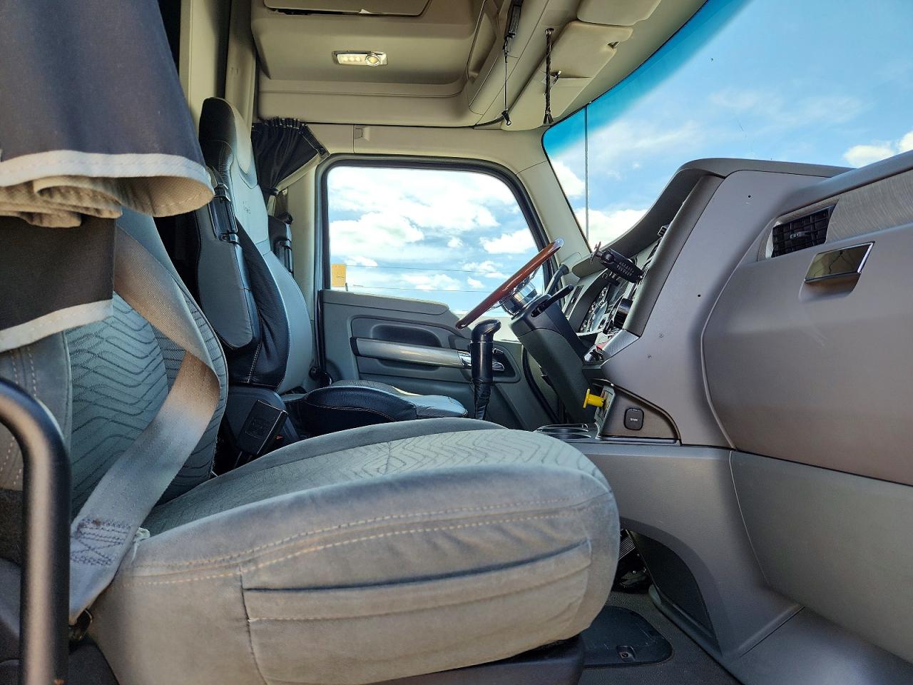 2015 KENWORTH All other VIN 1XKYDP9X8FJ461941 photo 5