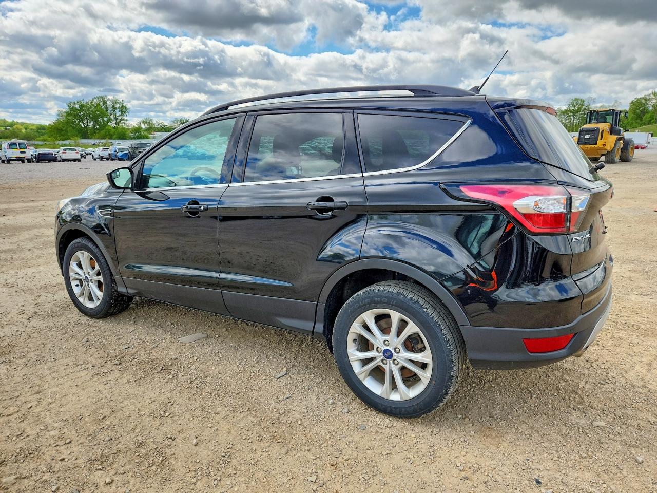 2018 Escape VIN 1FMCU0HDXJUC68746 photo 2