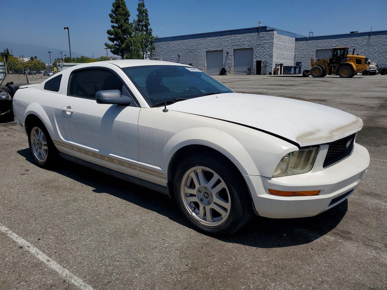 2008 Ford Mustang VIN 1ZVHT80N085148665 photo 4