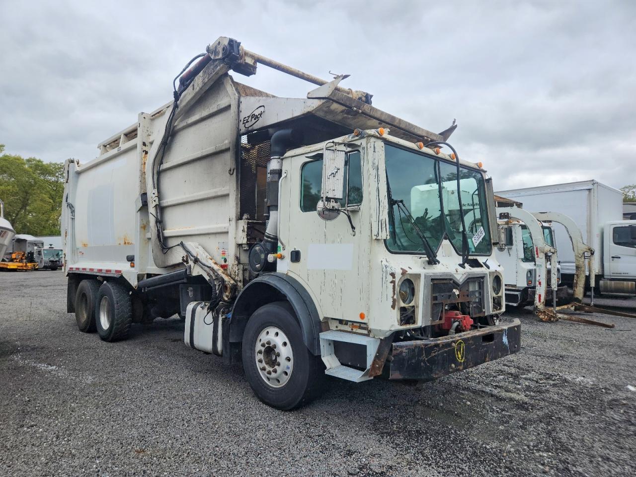 2018 MACK All other VIN 1M2AV04C1JM017888 photo 1