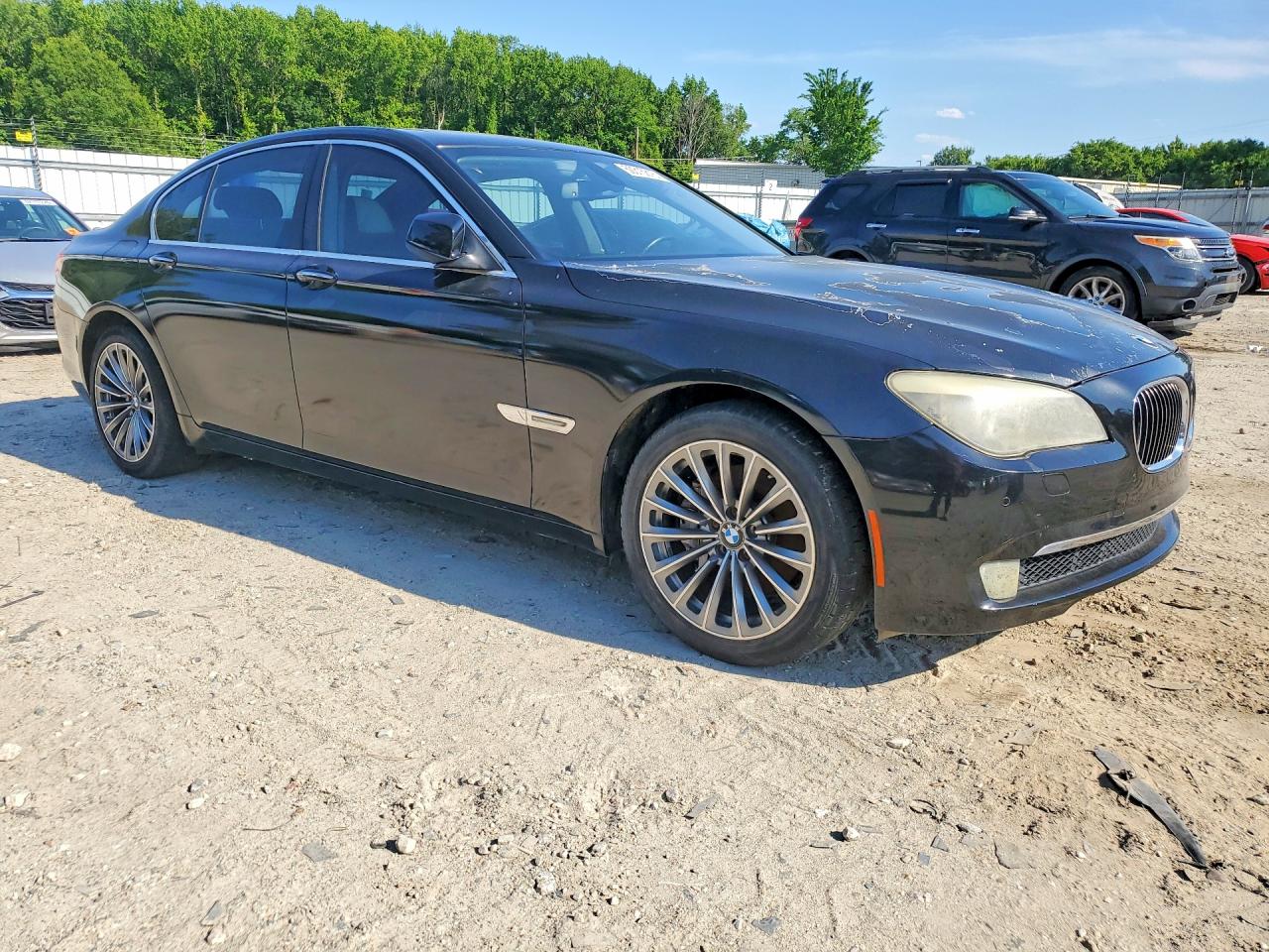 2011 BMW 7 series VIN WBAKA4C53BC612485 photo 4
