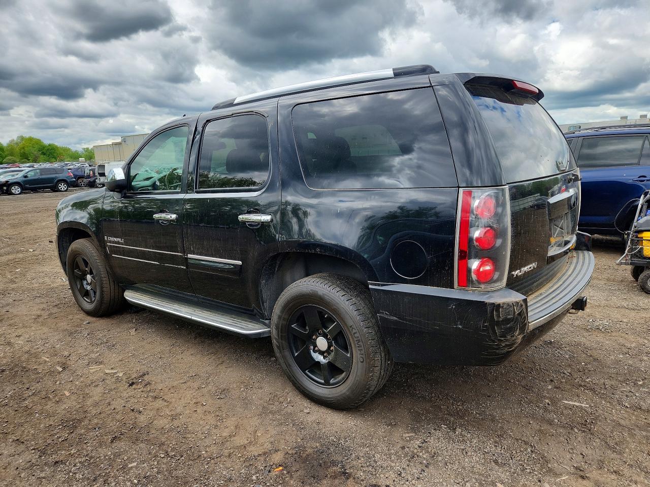 2008 GMC Yukon dena VIN 1GKFK63868J196299 photo 2