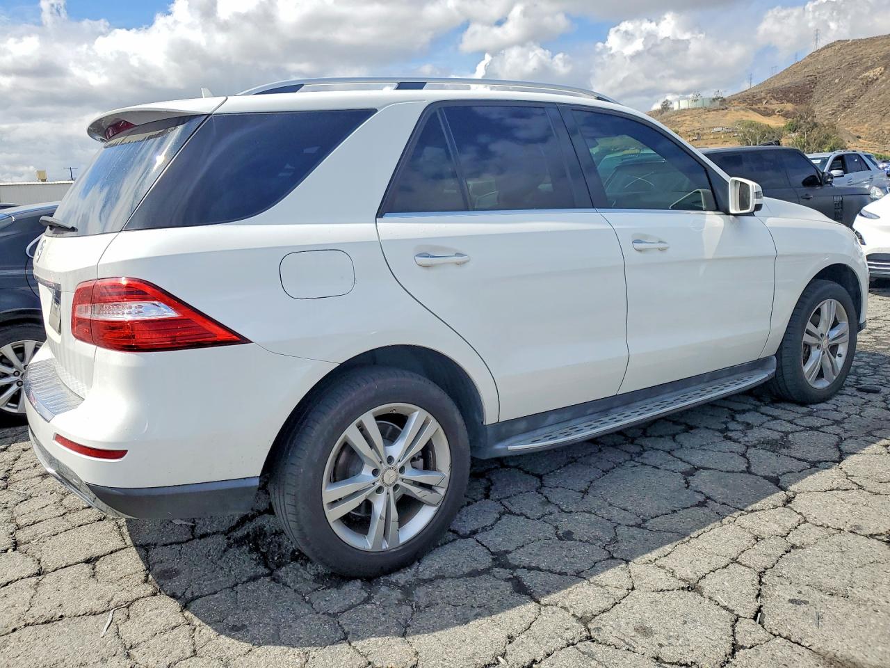 2015 Mercedes-Benz M-class VIN 4JGDA5JBXFA561672 photo 3