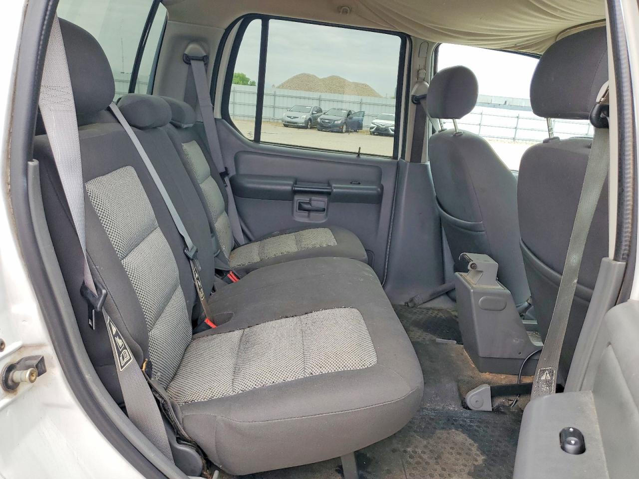 2004 Ford Explorer VIN 1FMZU67K84UA62262 photo 10