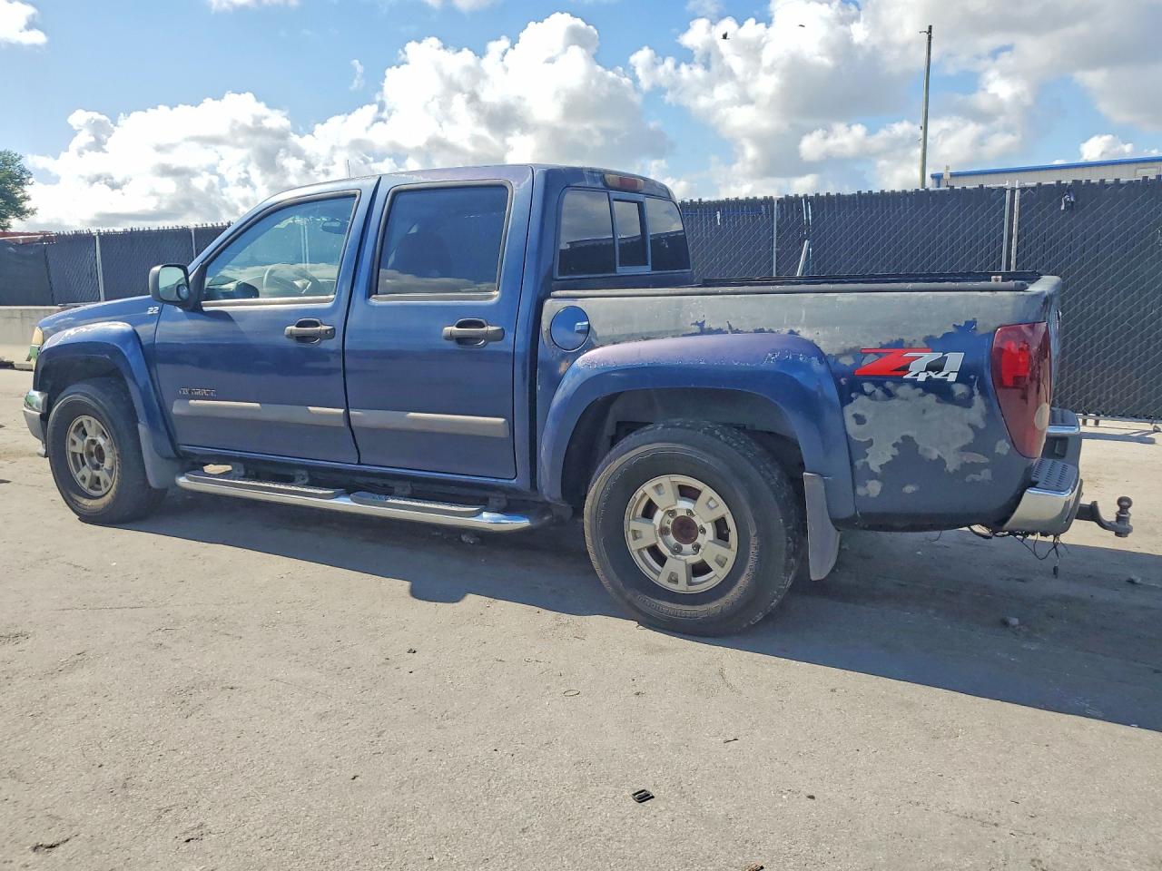 2004 Chevrolet Colorado VIN 1GCDT136948104606 photo 2