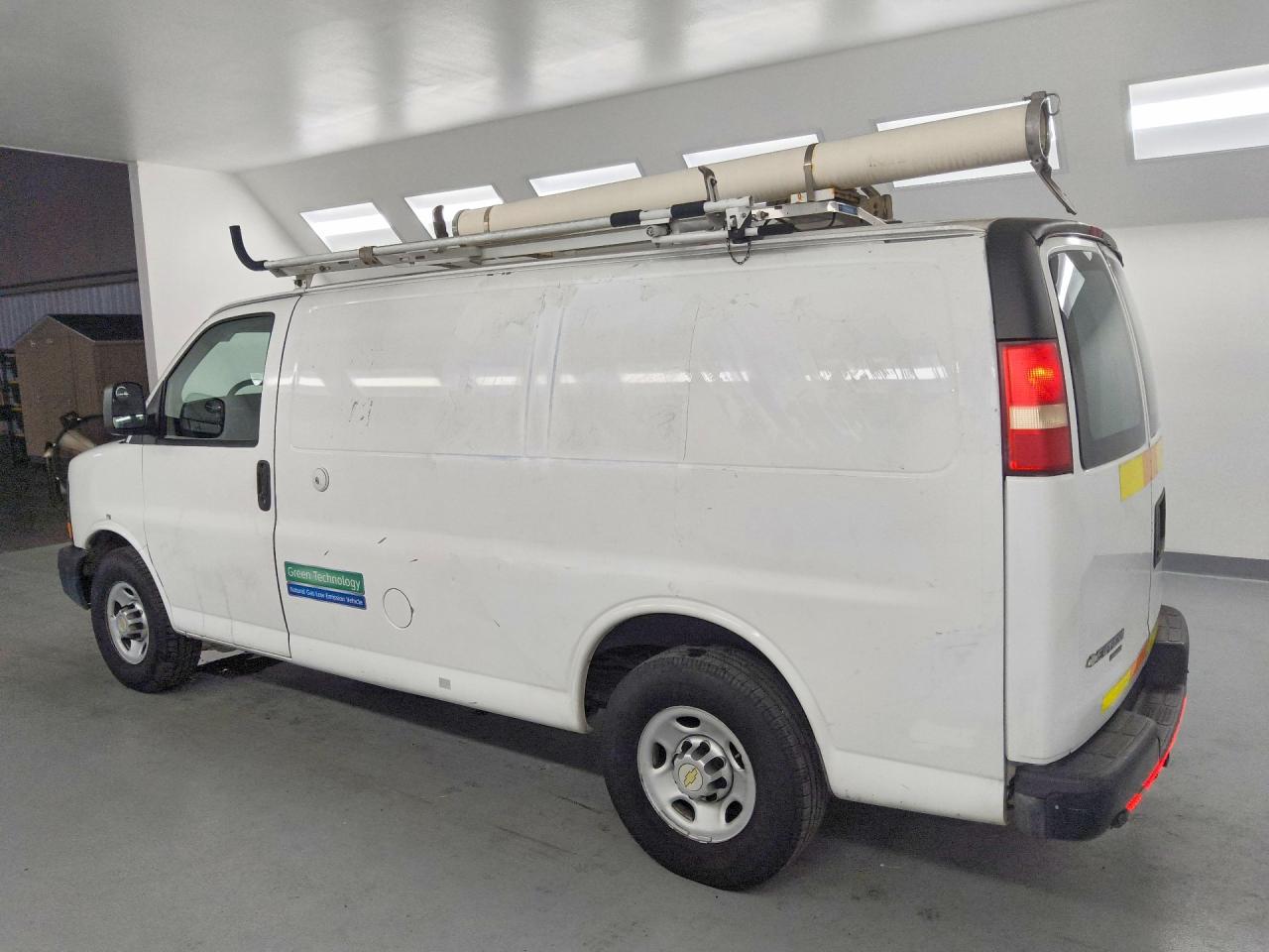 2011 CHEV Express VIN 1GCWGFCB6B1130139 photo 2