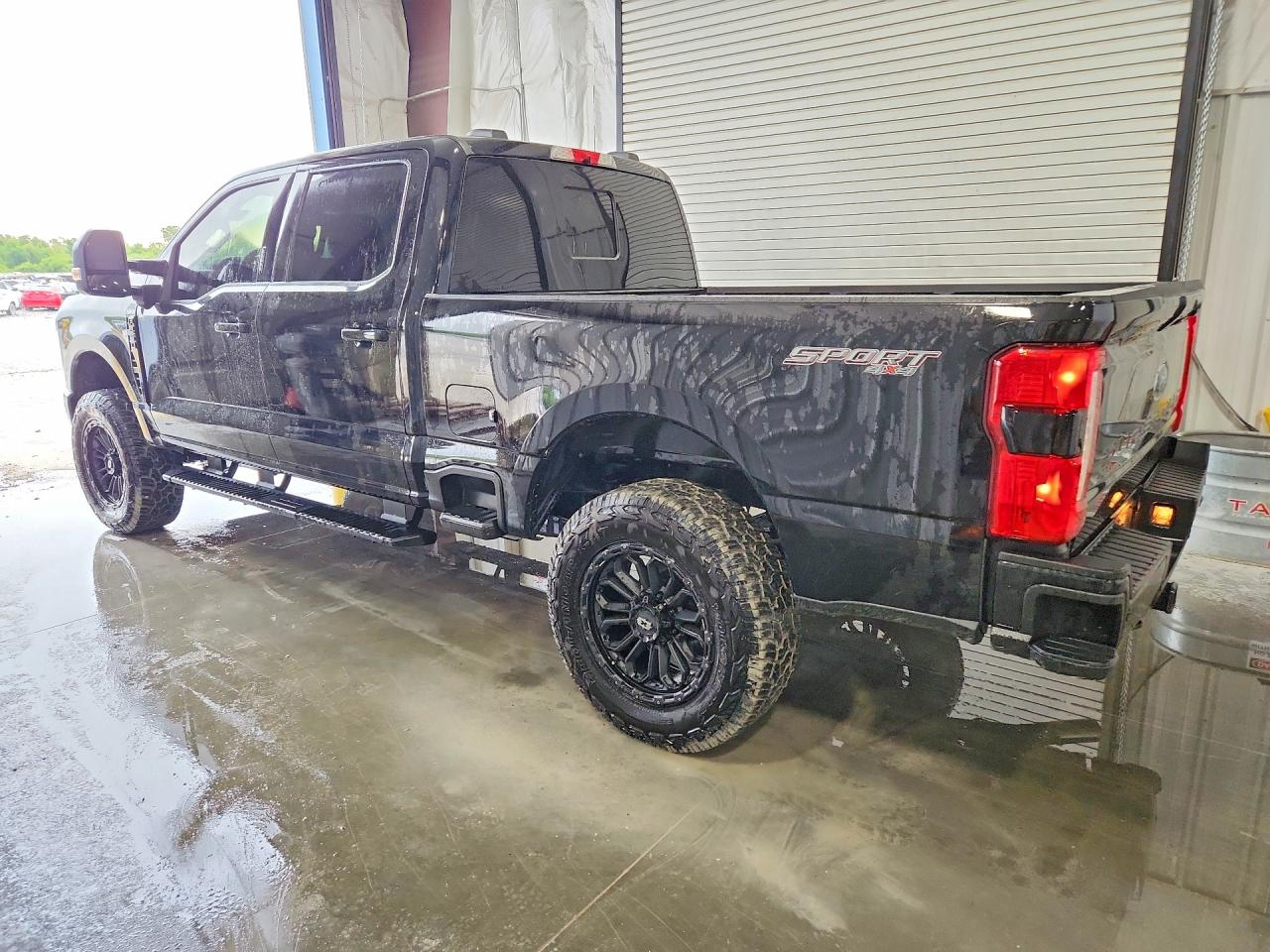 2023 Ford F250 VIN 1FT8W2BN5PEC42284 photo 2
