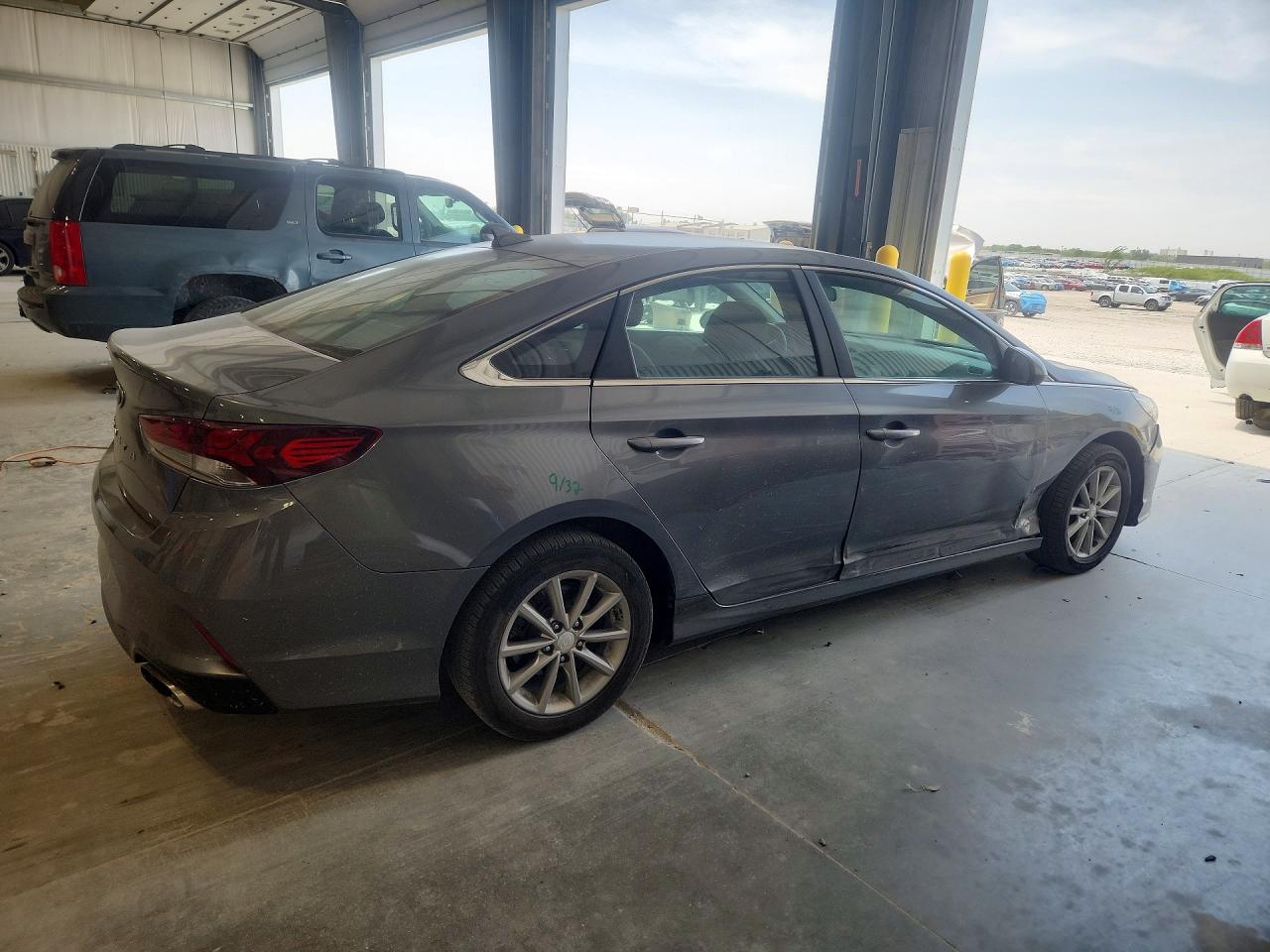 2019 Hyundai Sonata VIN 5NPE24AF2KH742240 photo 3