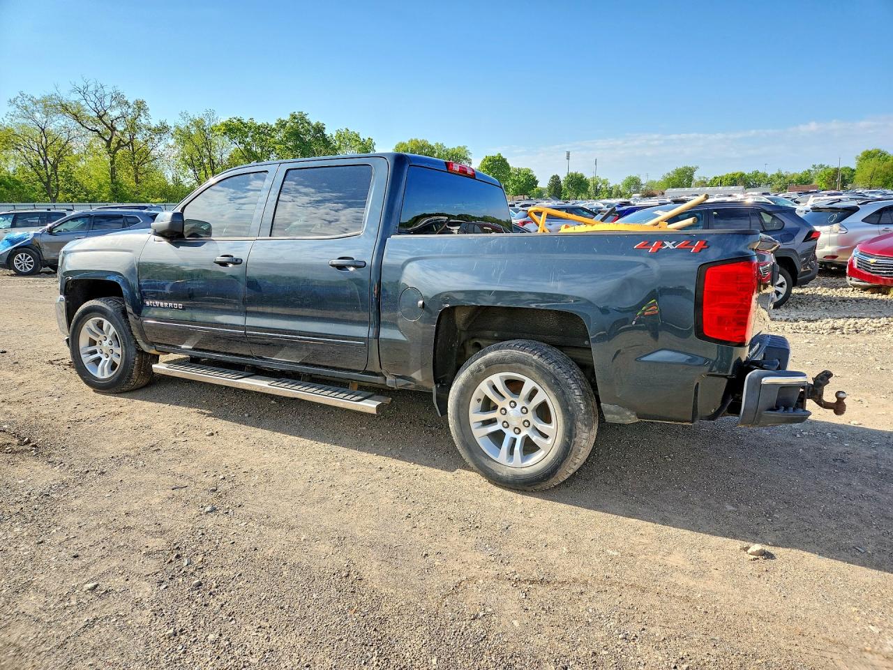 2018 Chevrolet All models VIN 3GCUKREC1JG491159 photo 2