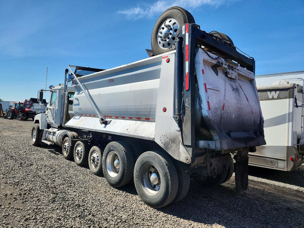2015 MACK All models VIN 1M1AN09Y3FM017939 photo 3