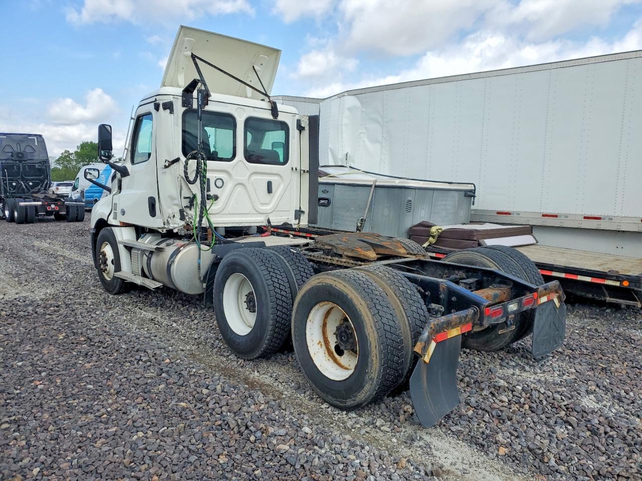 2022 FREIGHTLINER All other VIN 3AKJHLDV4NSMS8368 photo 3