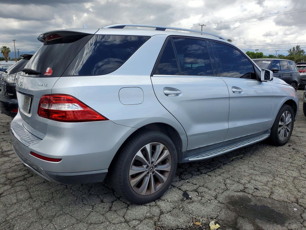 2013 Mercedes-Benz M-class VIN 4JGDA5HB0DA137064 photo 3