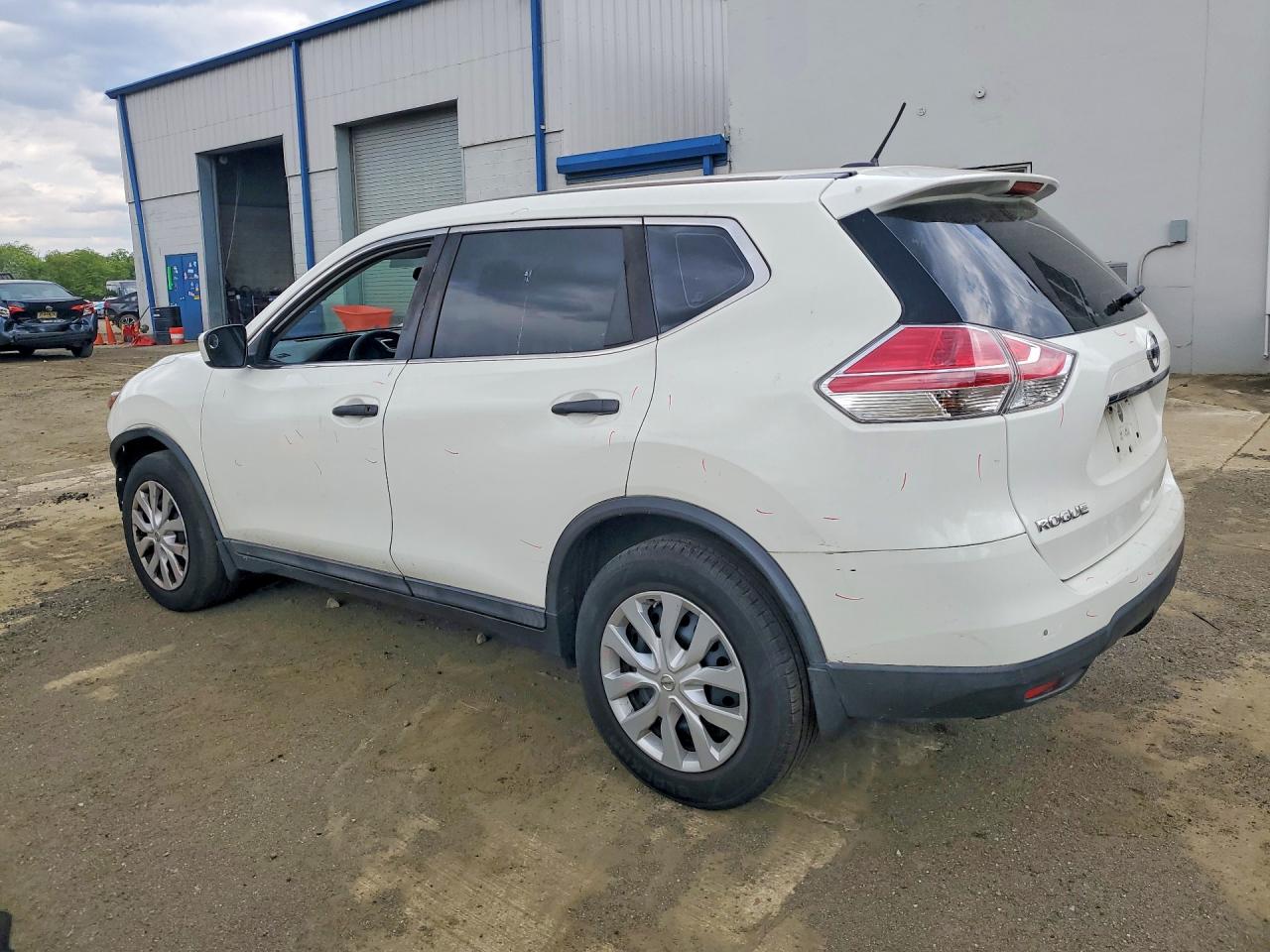2016 NISS Rogue VIN 5N1AT2MV5GC781874 photo 2