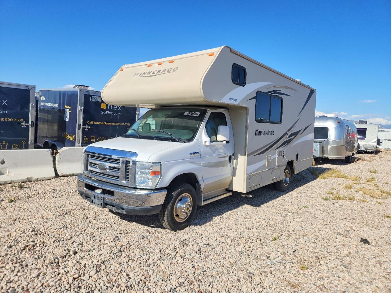 2016 WINNEBAGO All models VIN 1FDWE3FL6FDA27389 photo 2