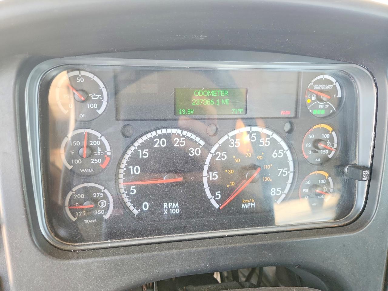 2017 FREIGHTLINER All other VIN 1FVACXCY9HHHY4639 photo 9