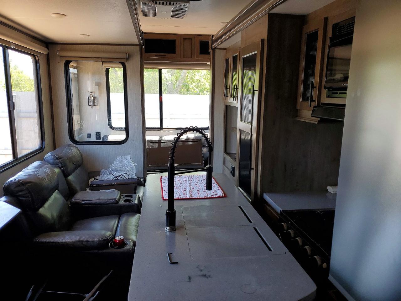 2021 FOREST RIVER SABRE CAMPER VIN 5ZT3SR1BXM6104914 photo 6