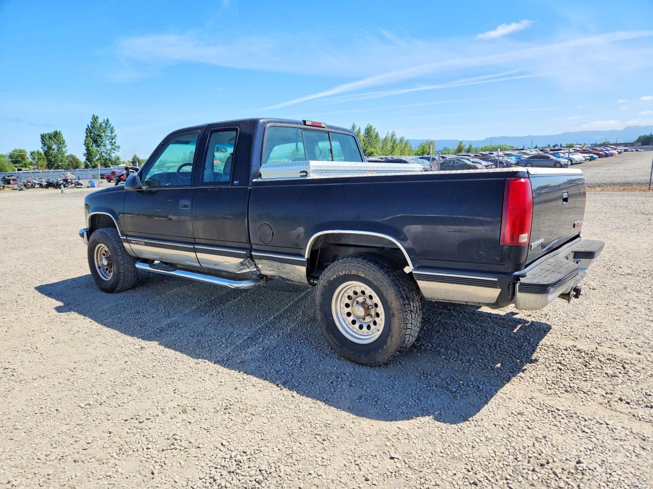 1997 GMC SIERRA VIN 2GTEK19R6V1536518 photo 2