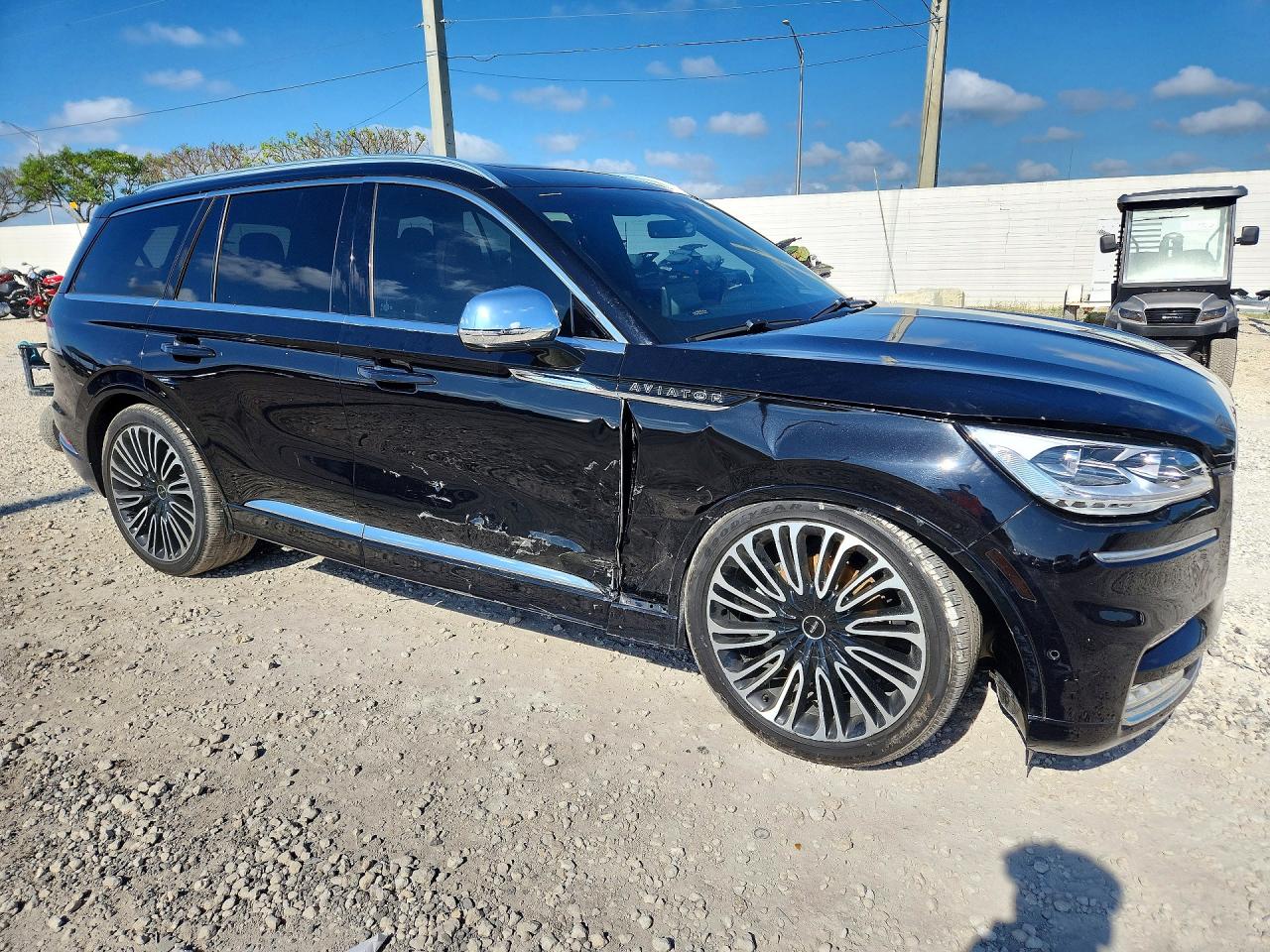 2021 Lincoln Aviator VIN 5LM5J9XC8MGL01662 photo 4