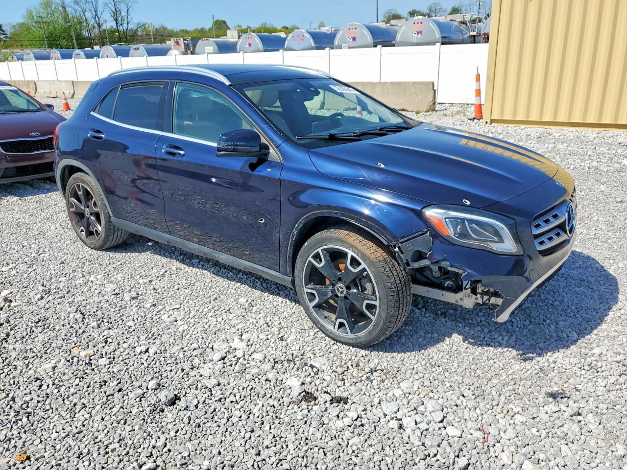 2019 MERCEDES-BENZ Gla-class VIN WDCTG4EB3KU000915 photo 4